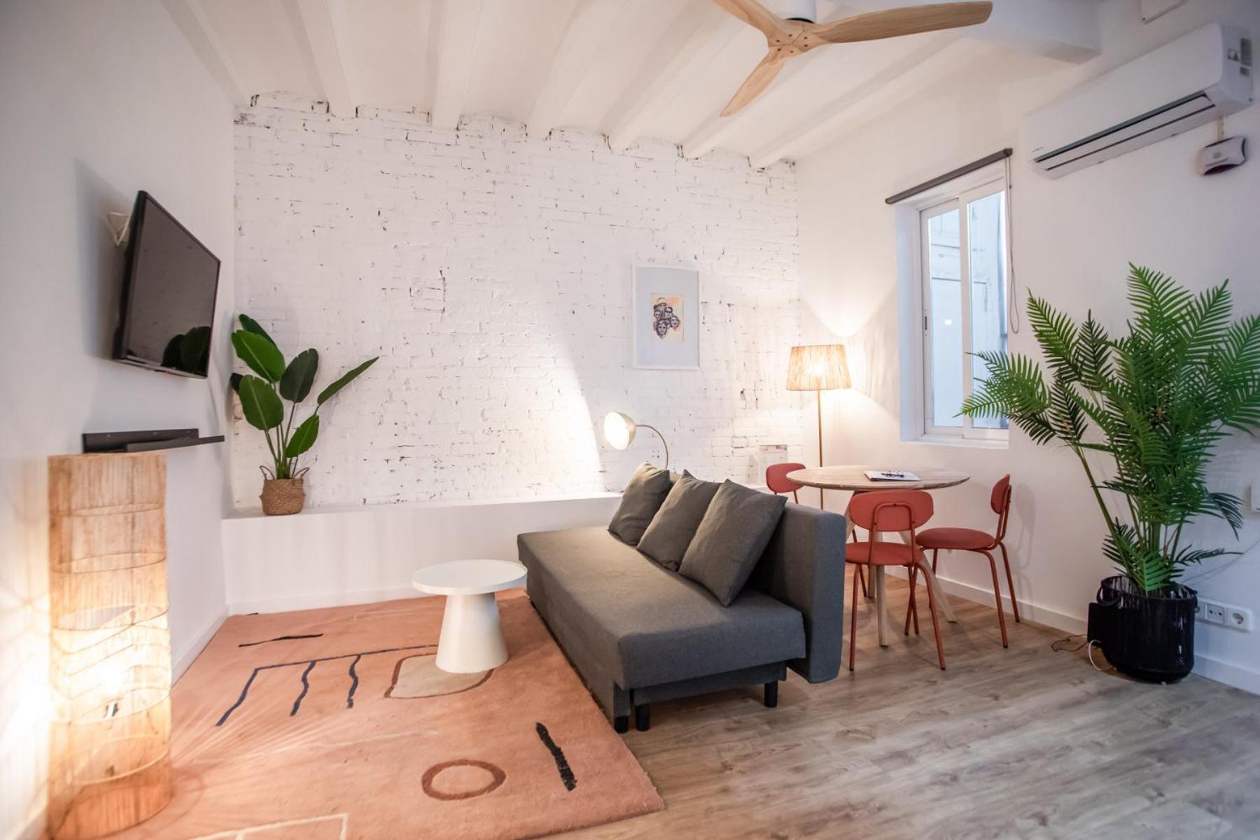 44poc1062 - Newly Decorated In Poble Sec Apartment